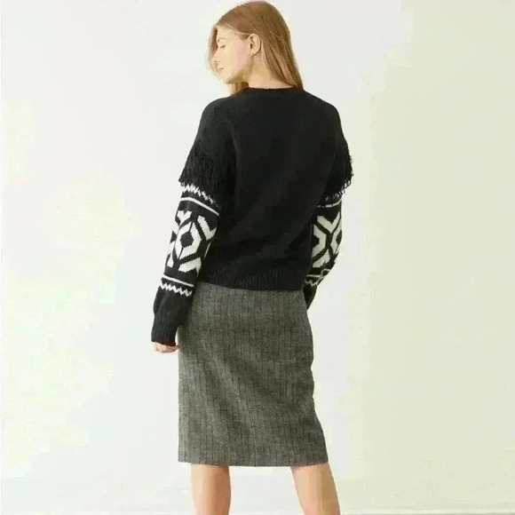 Reitmans fringe  knit sweater 🖤 - Picture 2 of 7